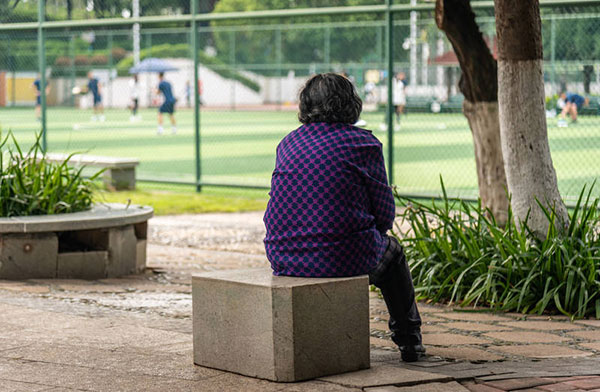 被智能时代遗忘，一群老人的“AI求生记”
