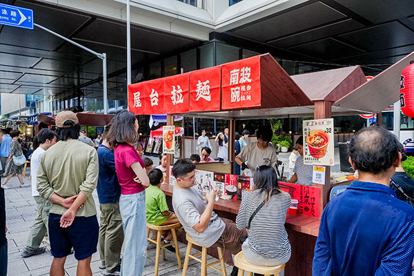 美食节街区现场组图4.jpg